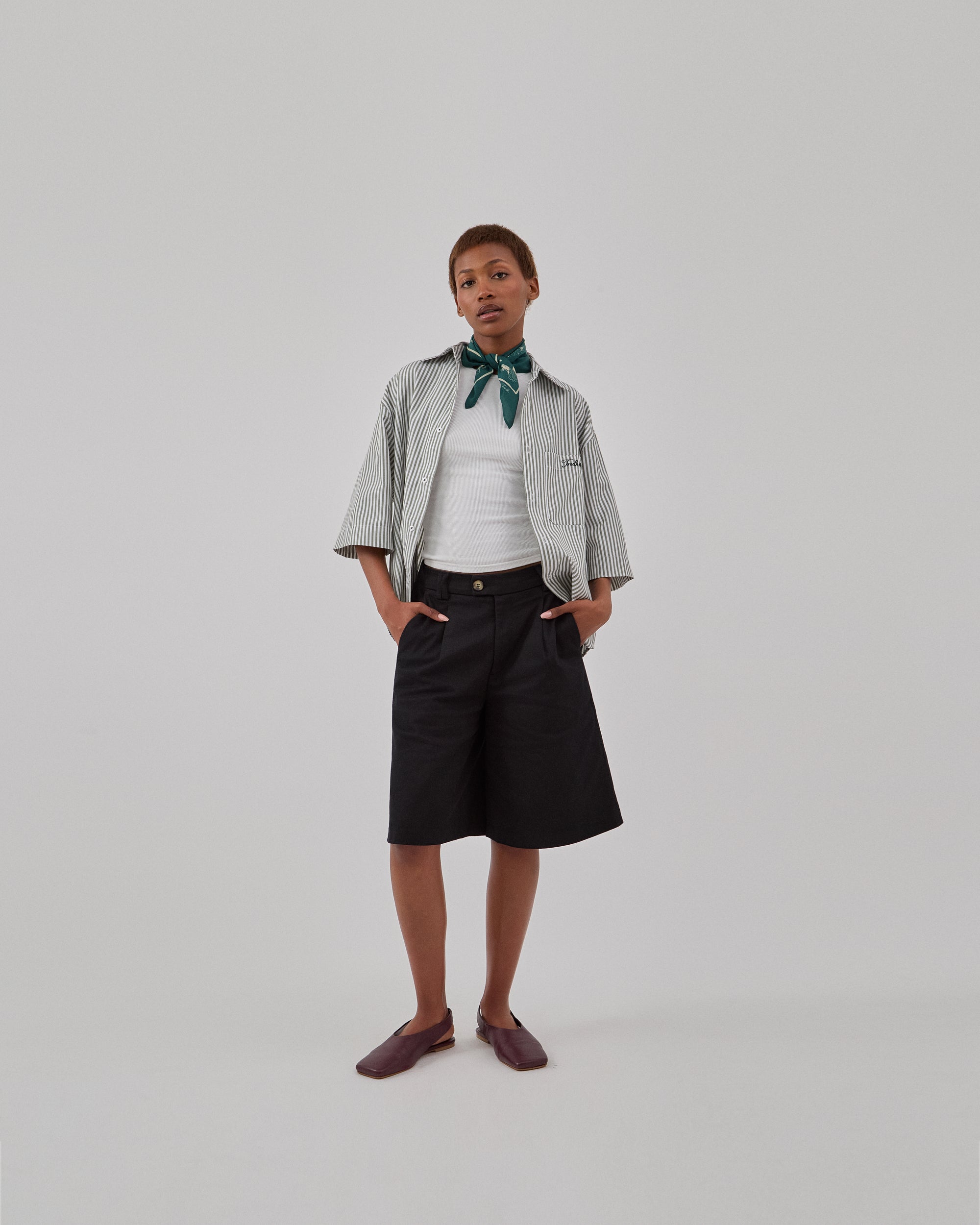 PLEATED SHORT - BLACK