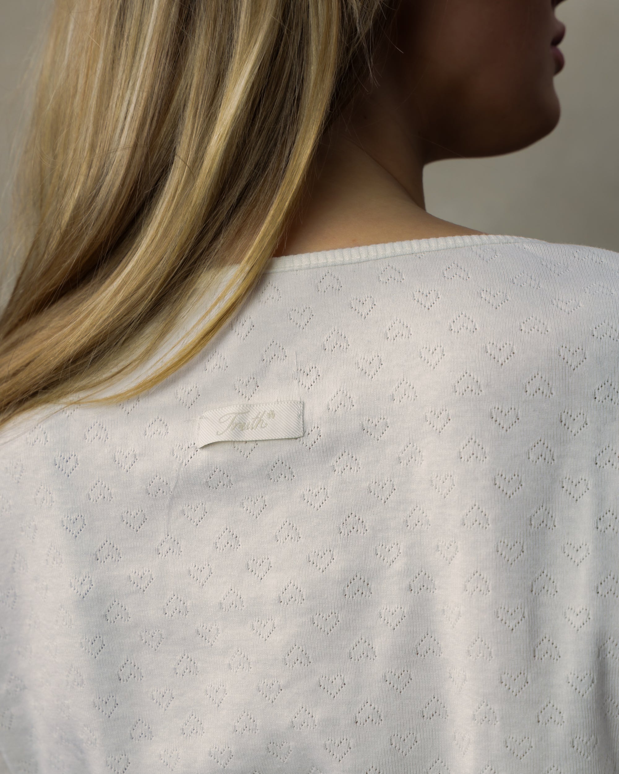 HEART LONGSLEEVE - FLAT WHITE